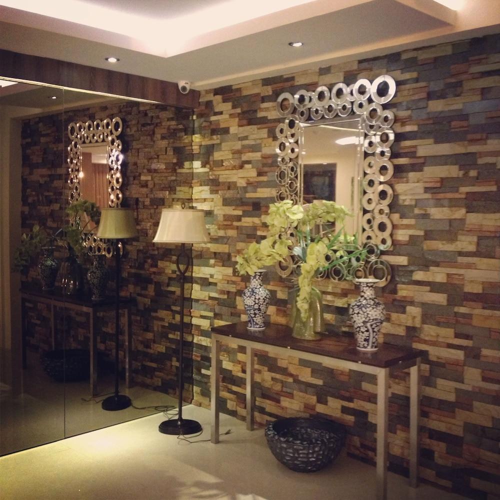 Ramayana Hotel Makassar Buitenkant foto
