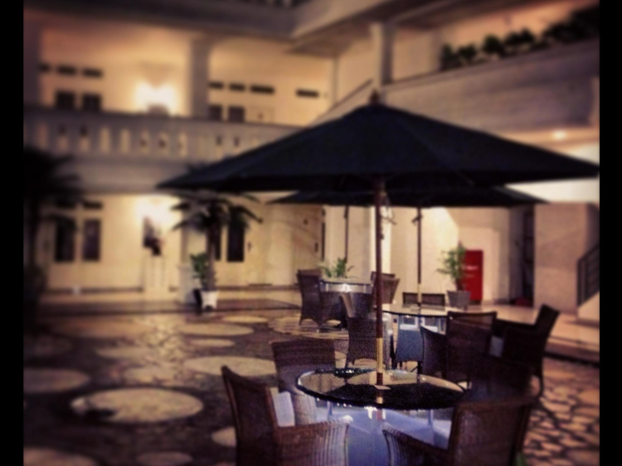 Ramayana Hotel Makassar Buitenkant foto