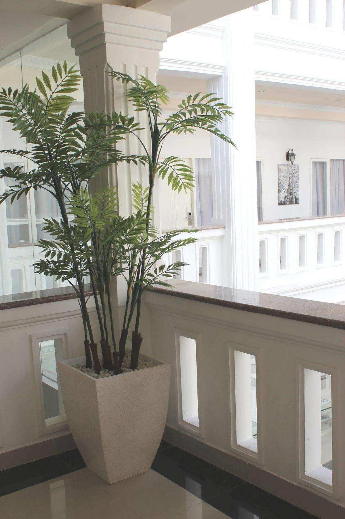 Ramayana Hotel Makassar Buitenkant foto